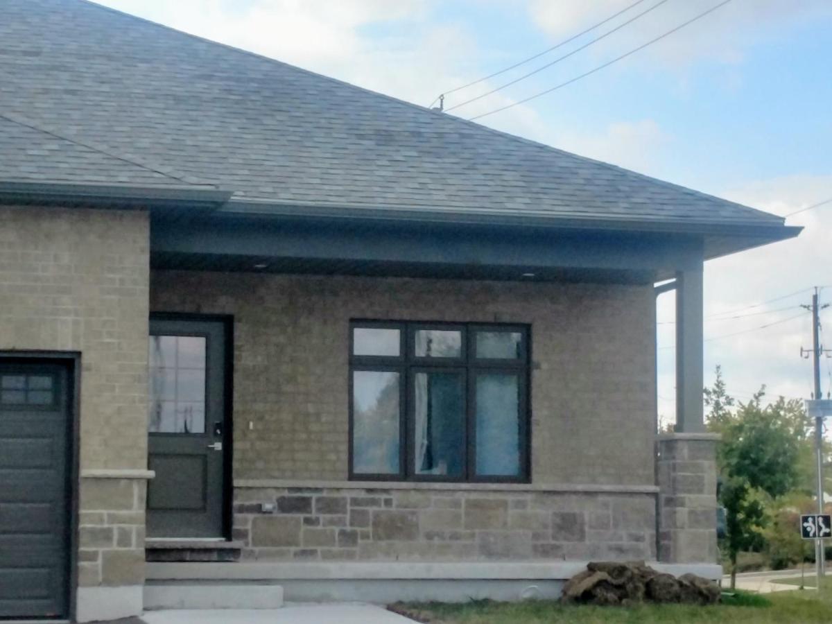 Boardwalk Homes - Executive Townhomes Kitchener Exterior foto
