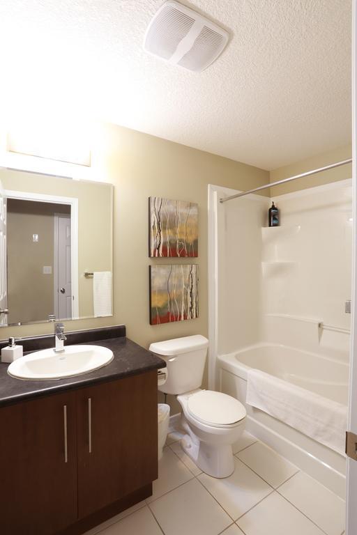 Boardwalk Homes - Executive Townhomes Kitchener Habitación foto