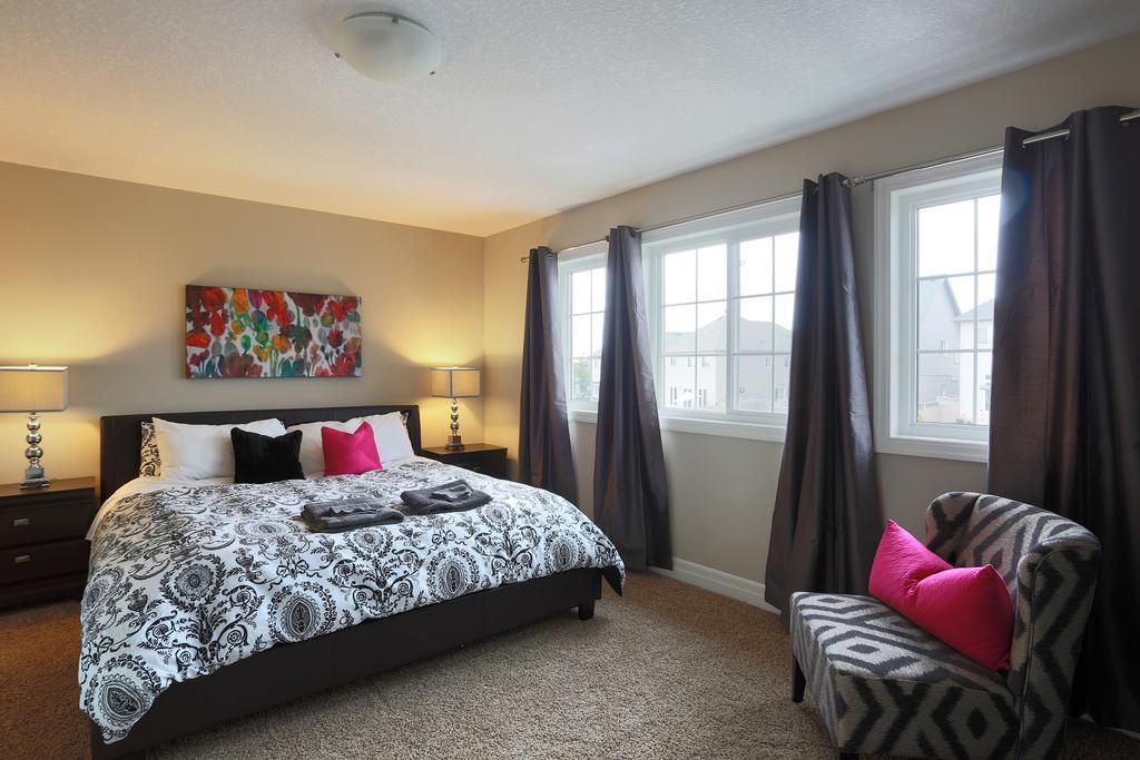 Boardwalk Homes - Executive Townhomes Kitchener Habitación foto